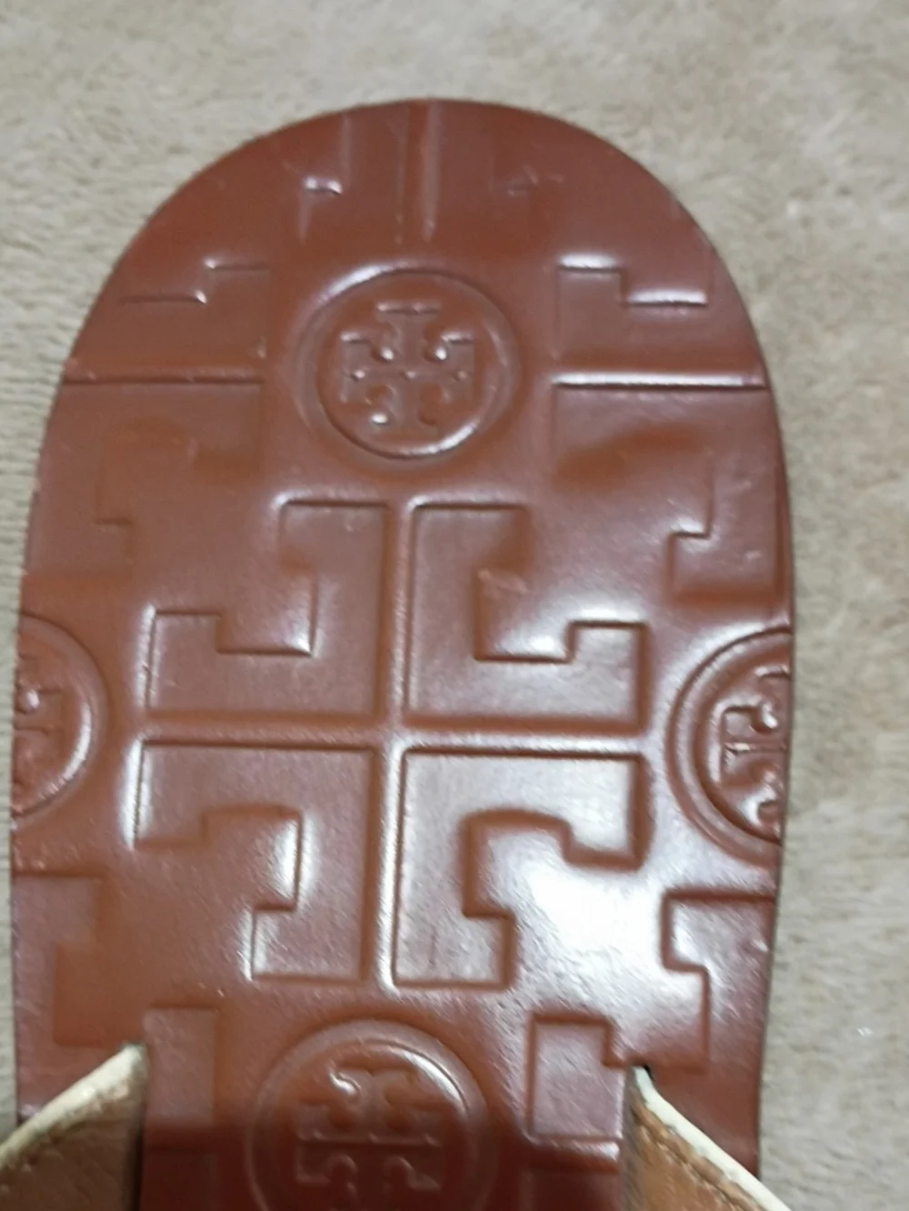 Tory Burch Cream Leather Strap Sandals with Gold Logo.Very good condition